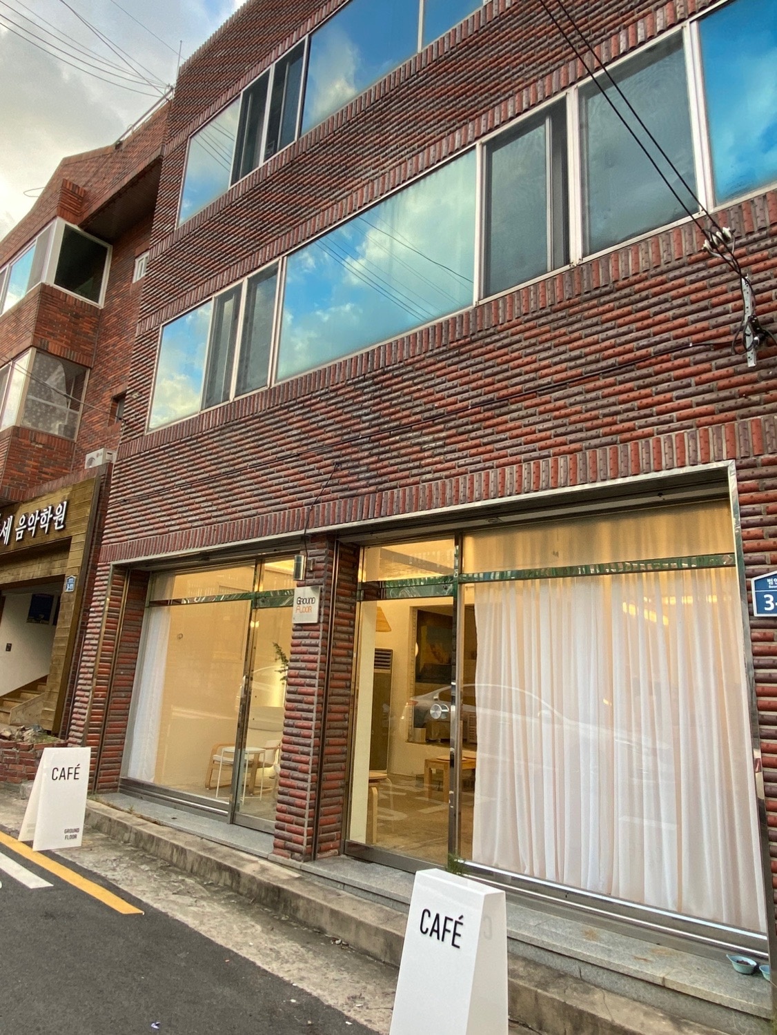 그라운드플로어 picture 3