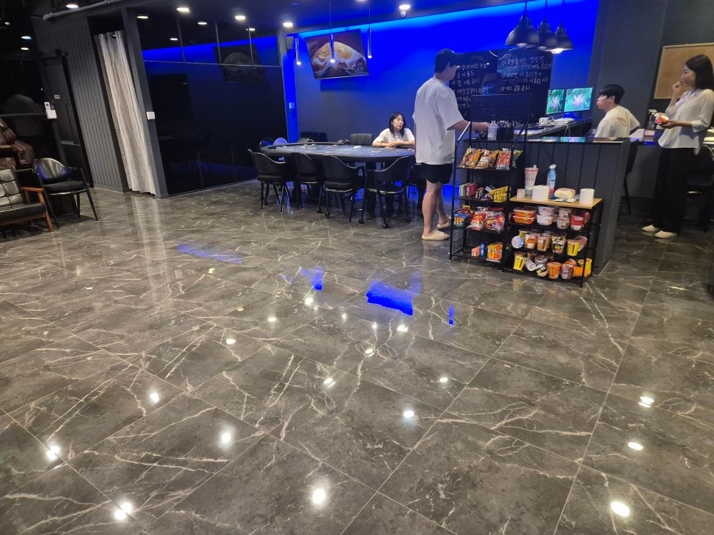 홀덤 펍 picture 0