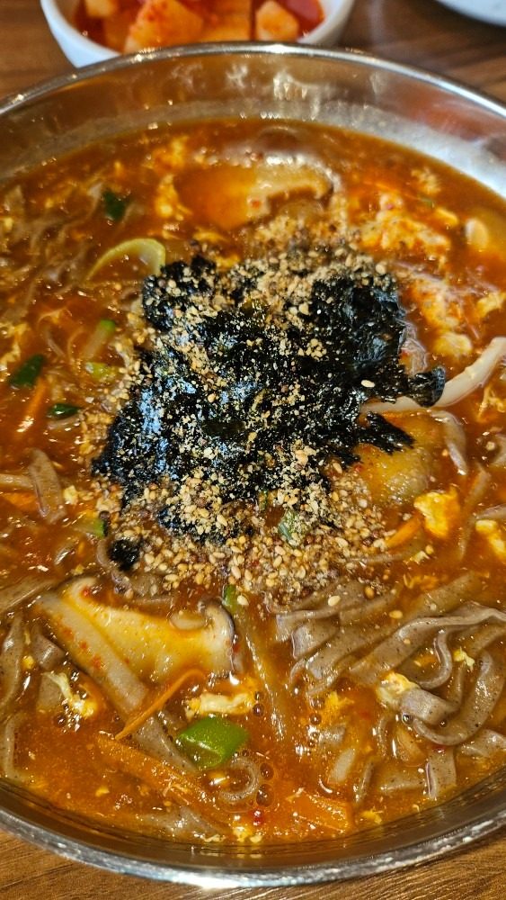 돌담막국수) 장칼국수 어떠신가요??