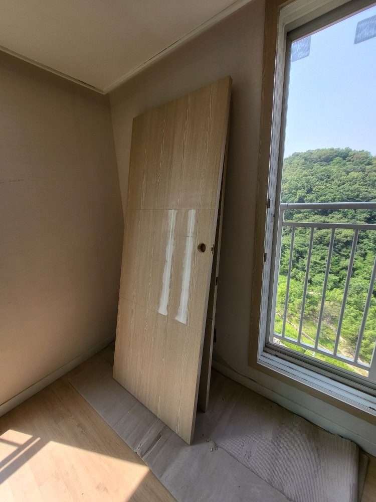 다 벗겨진 방문 다시 새문으로 바꿔드립니다