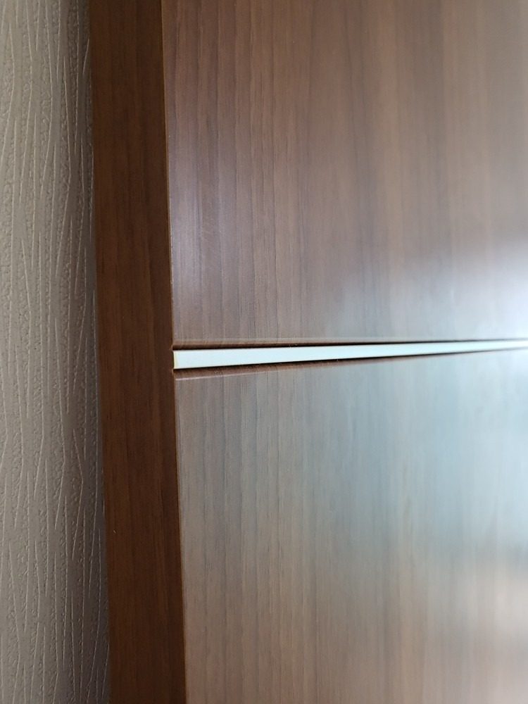 굴곡지고 오래된 방문 싹 바꿔드립니다~