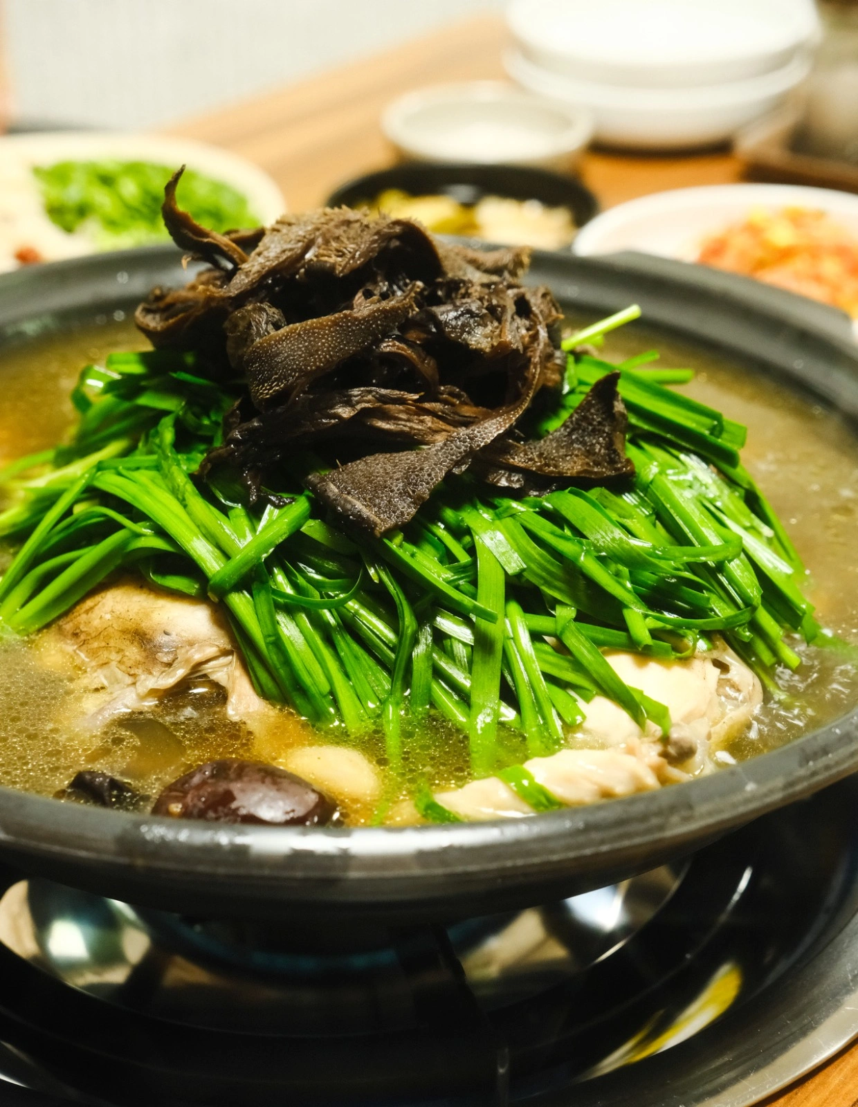 찜통 더위엔 능이백숙 한 그릇, 몸보신하러 오세요! | 경기도 동두천시 탑동동 | 백반/한정식 | 당근 비즈 소식