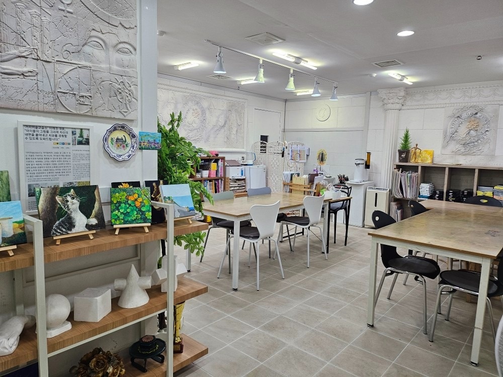 드로잉 중심 가지미술교습소 picture 0