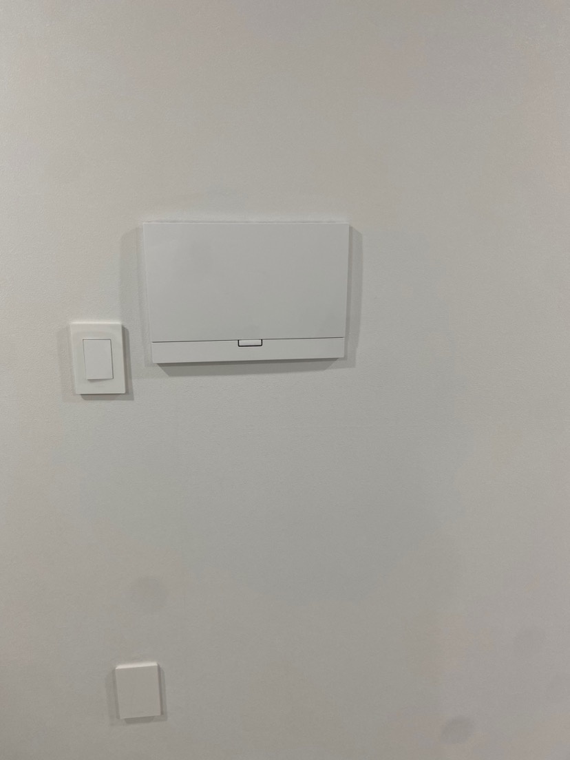 생활전기 전기공사 콘센트및 전등교체 picture 3