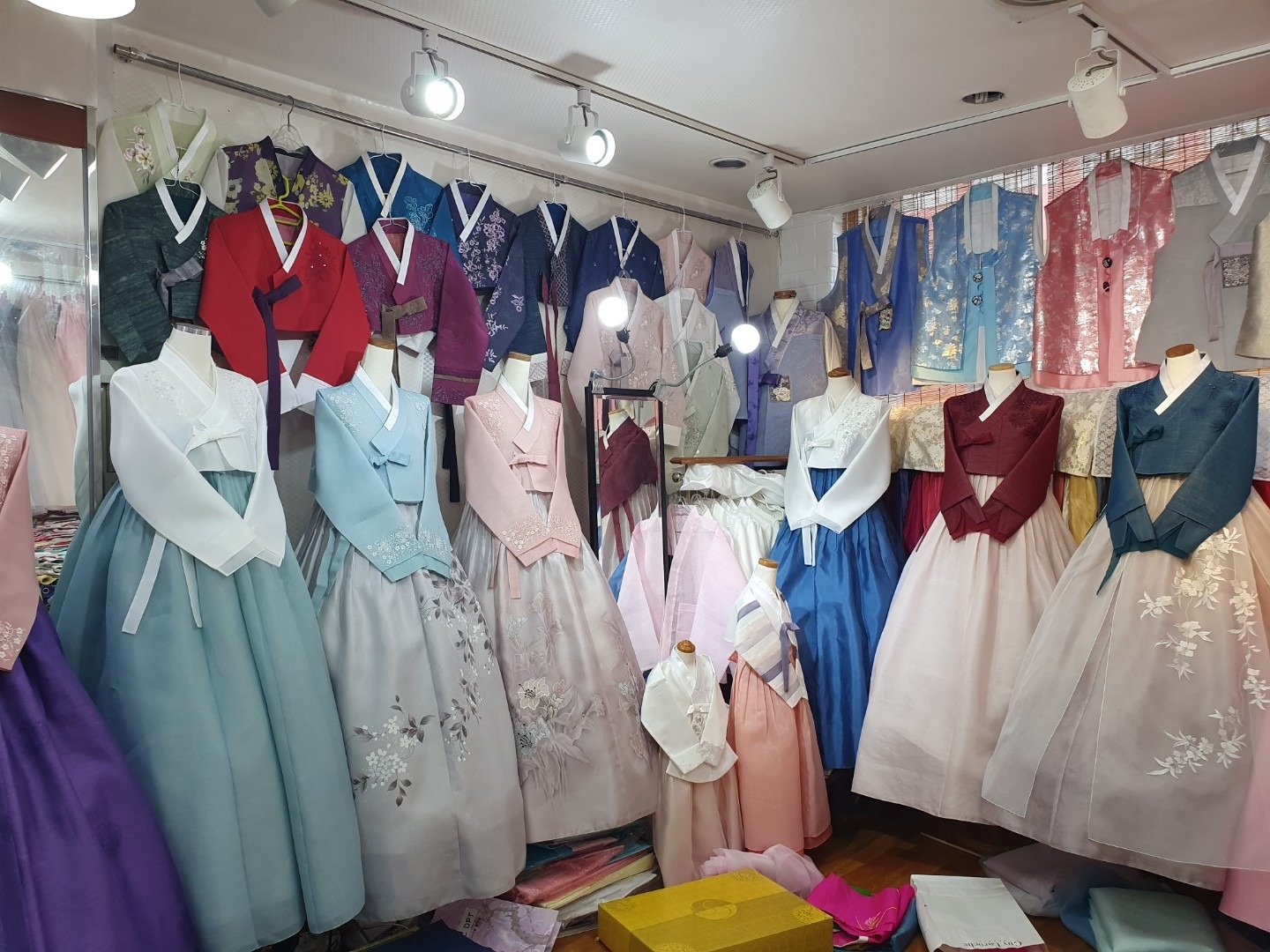 아씨방한복 picture 3
