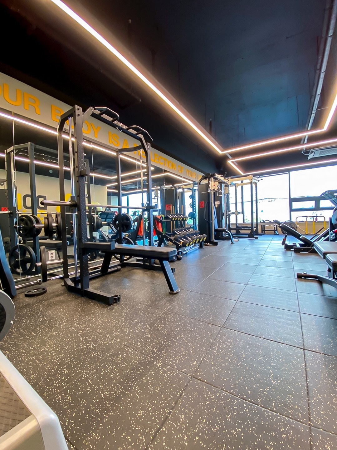 3 Hand gym picture 4