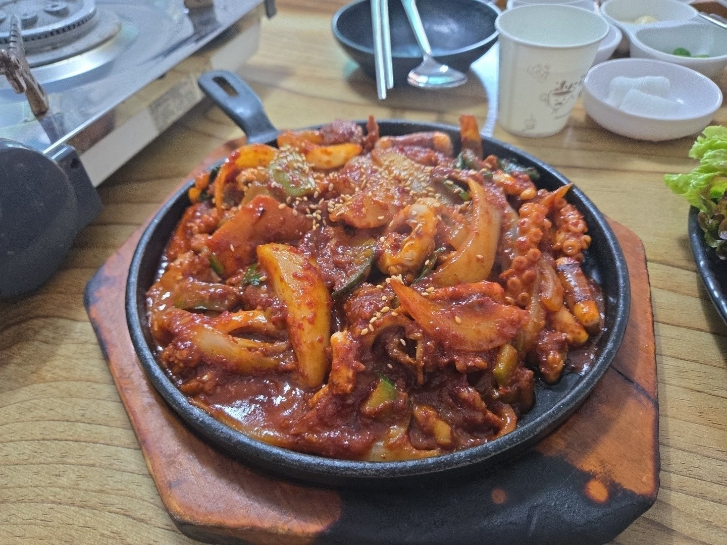 돌다리보쌈.칼국수