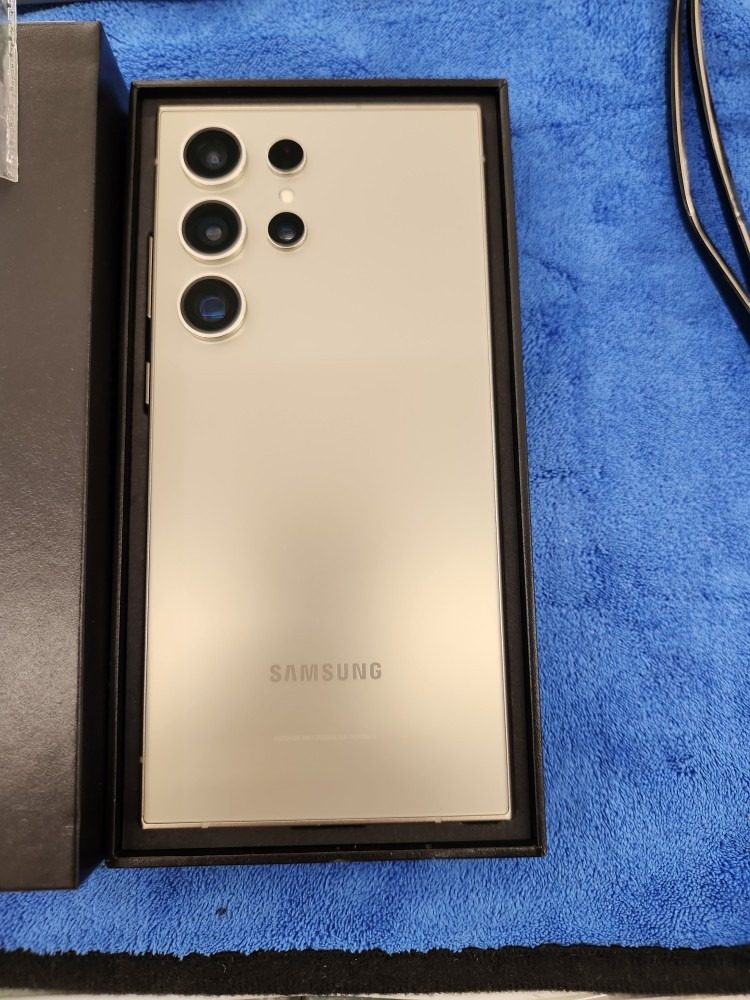 갤럭시 S24울트라256GB(개봉DP폰)