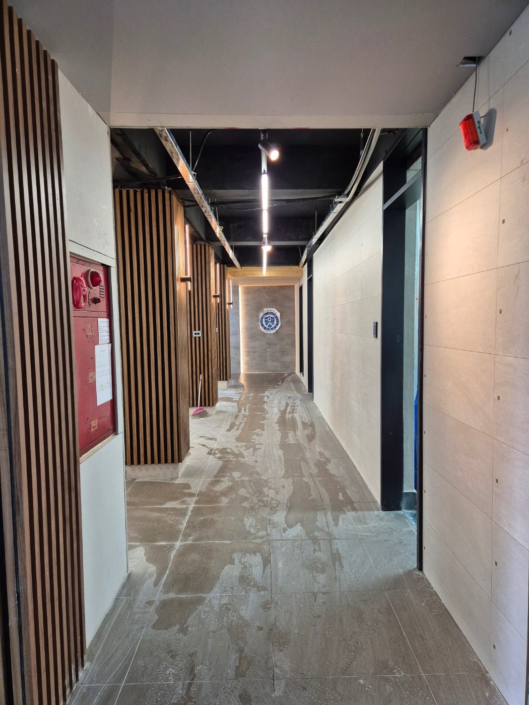 연세대 학군단 인테리어 작업 과정입니다.