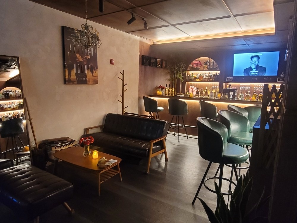 어나더라운드 스튜디오 picture 8
