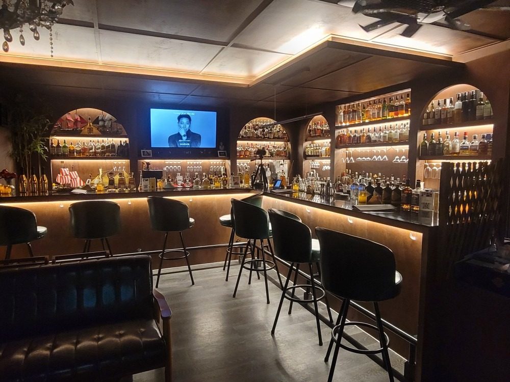 반여1동 bar  어나더라운드