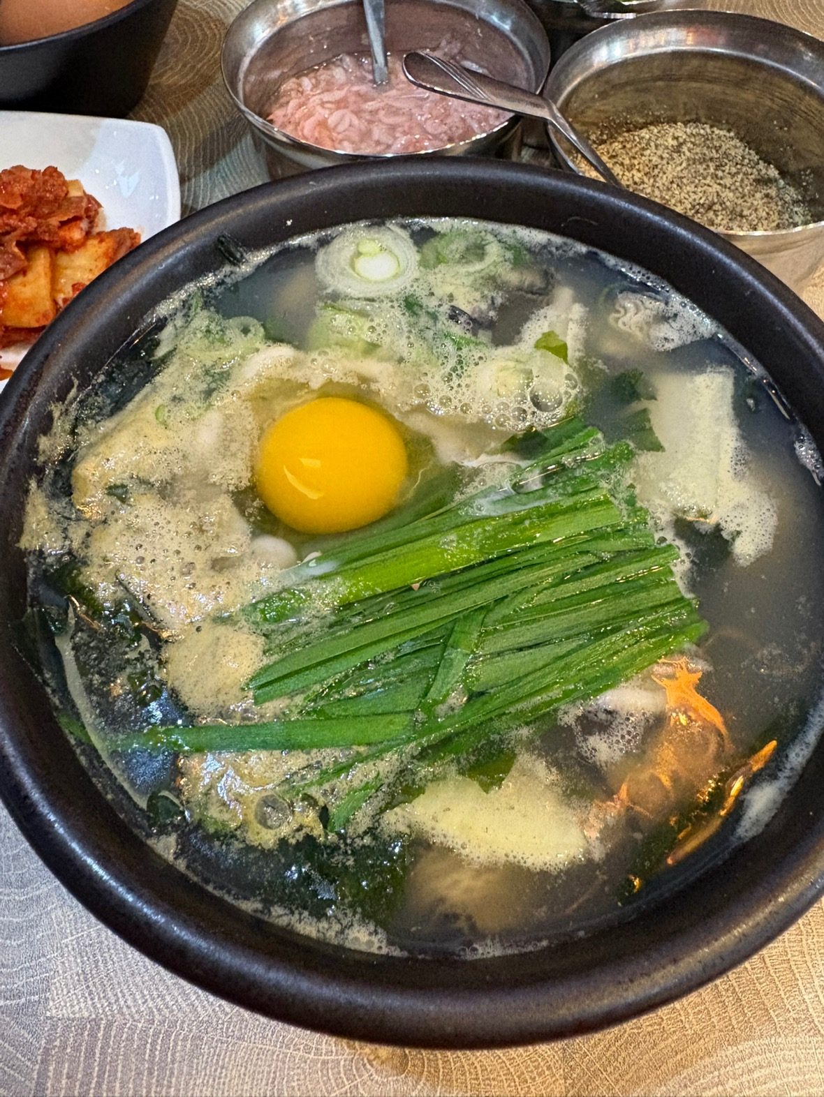 통영굴국밥, 한우순살갈비탕드시러오세요