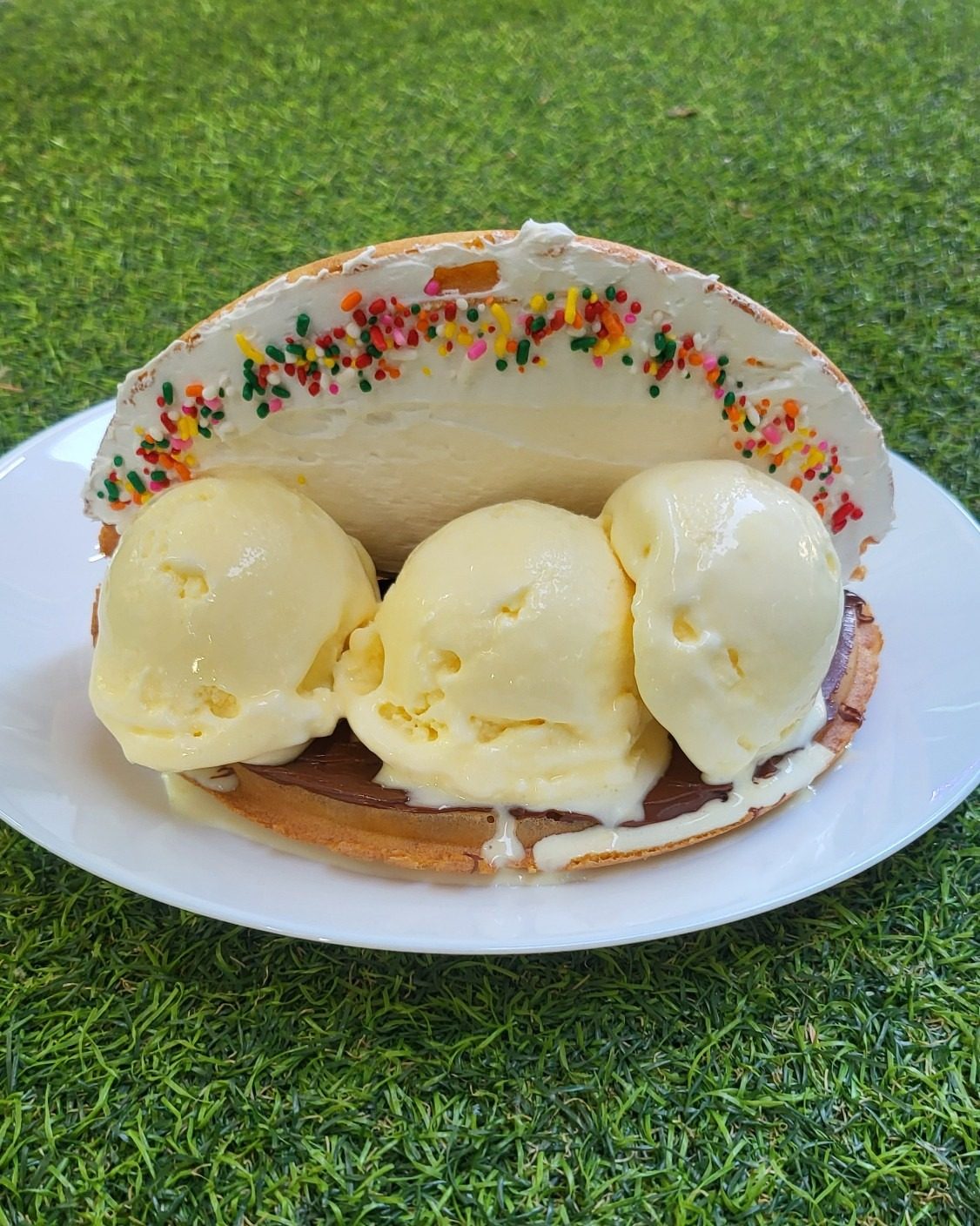 🍫 달콤함의 끝판왕, 누텔라 아이스크림 와플 등장! 🍨