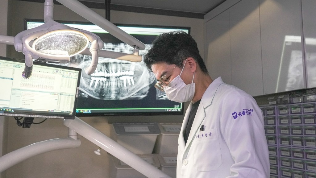 간석정플란트치과의원 picture 1