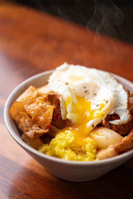 고잔동 3대째 전통, 초부리김치찌개 • 황금치자솥��밥 • 밥무한 • 후식공짜