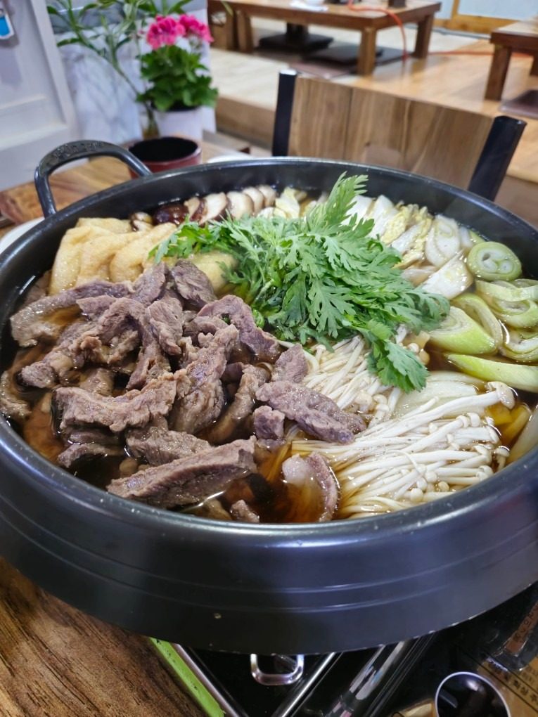 비오는 오늘같은 날은 스키야키🍖