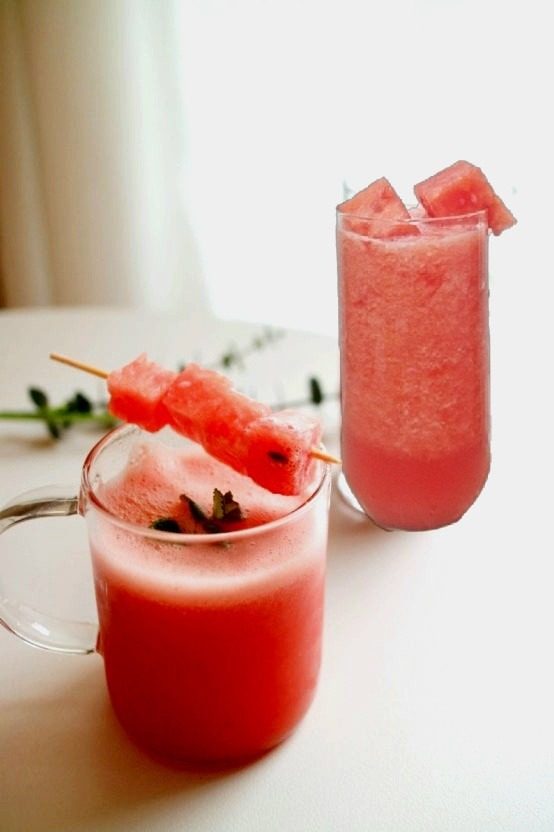여름한정! 100% 생과일 수박주스 출시 🍉 