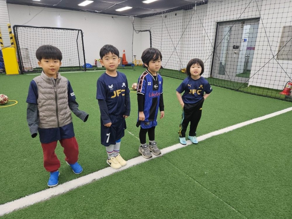 일산JFC백마학원가 실내축구장 새학기회원모집!!