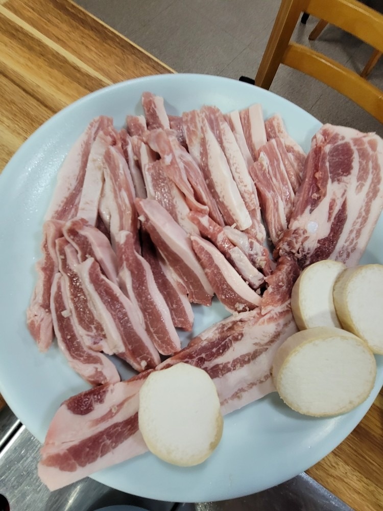 시집못간암돼지식당