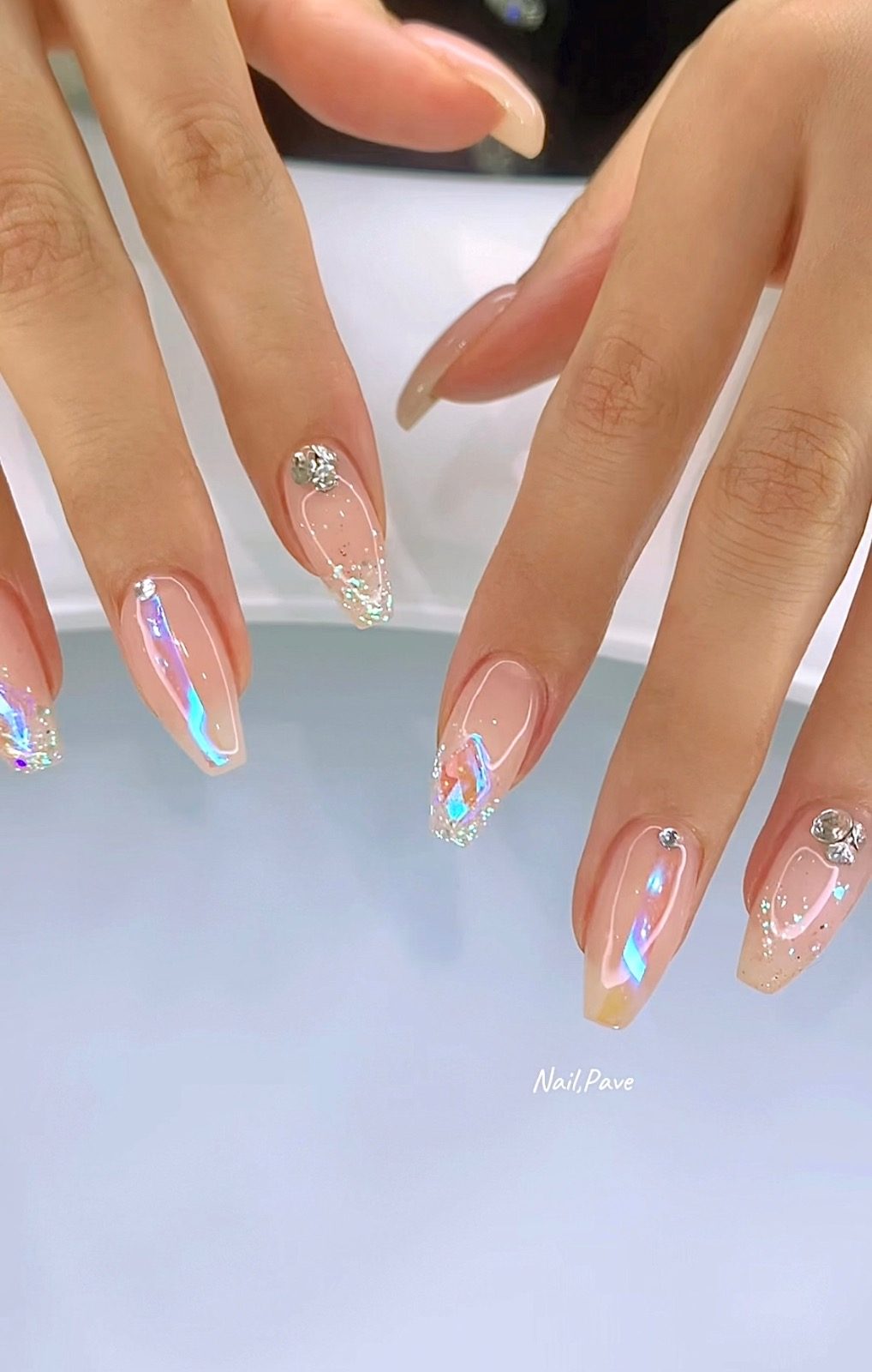 하이퀄리티 젤 아트 𝟣:𝟣 맞춤 쉐입교정 연장 전문샵✨심플_화려함 속에 청순네일, 웨딩네일