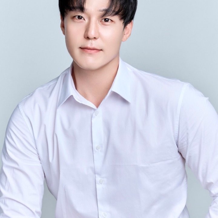 아떼르헤어 수석실장 찬