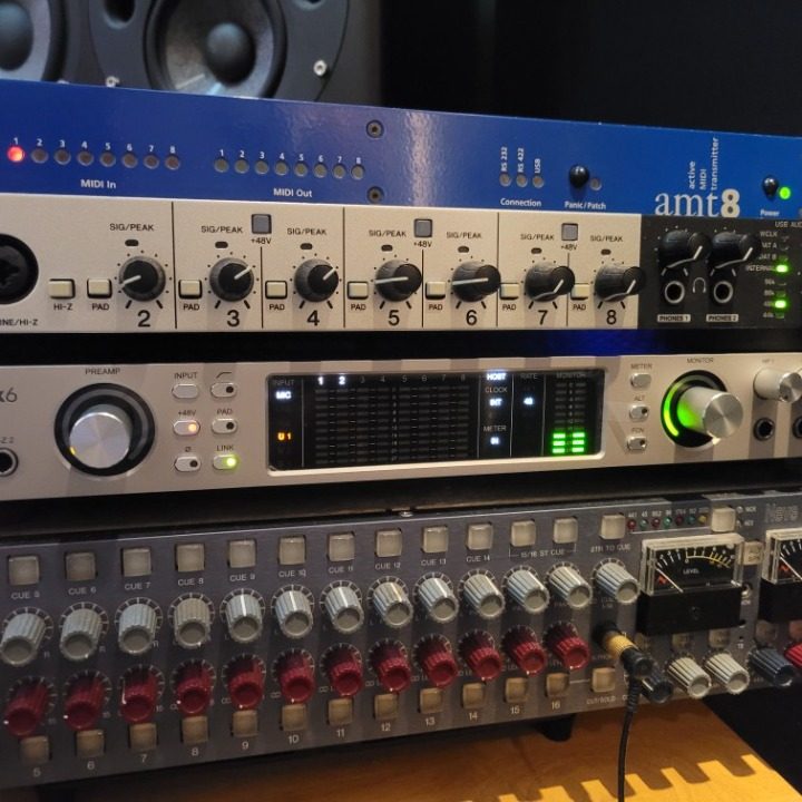 Shawnill Son's studio