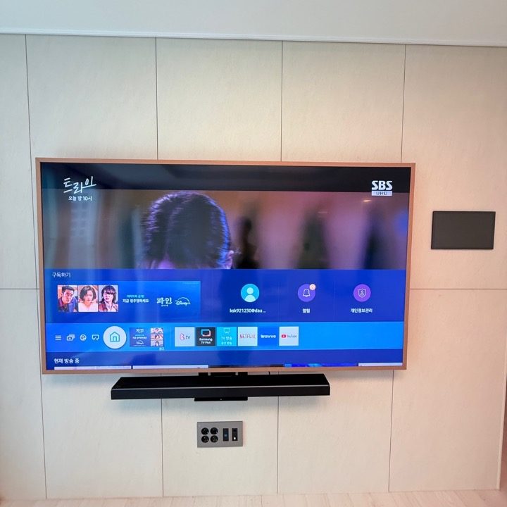 무타공 벽걸�이 TV