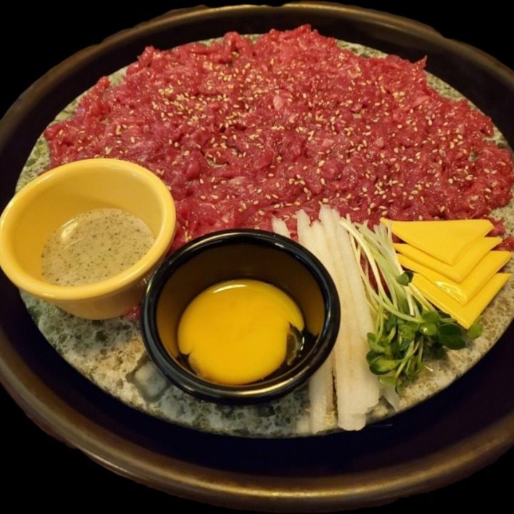 육회한통닭