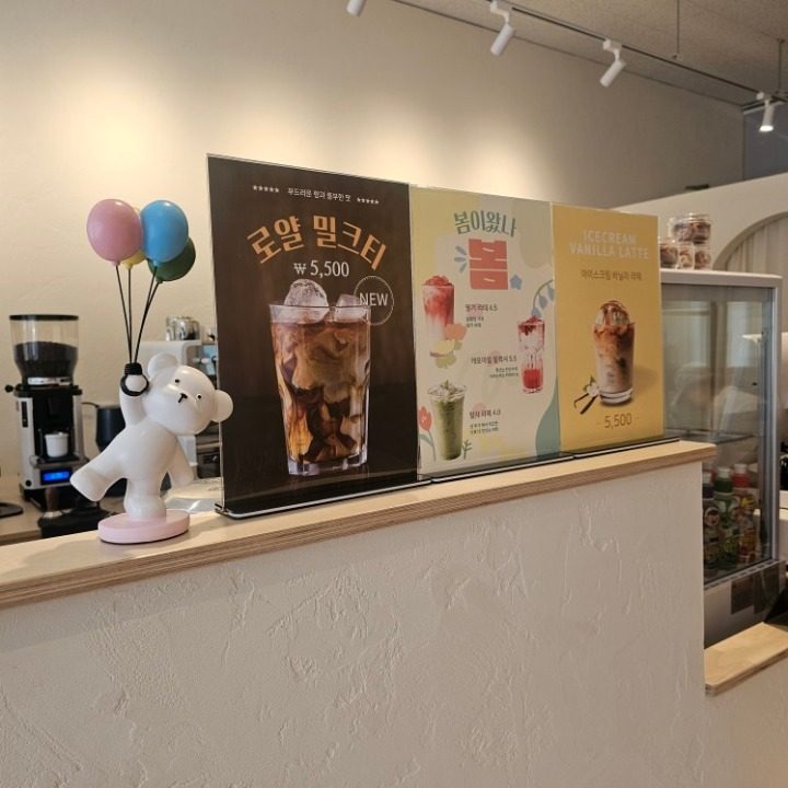 cafe LEE