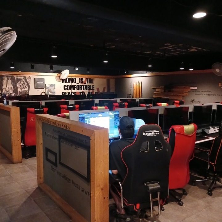 모모 PC방
