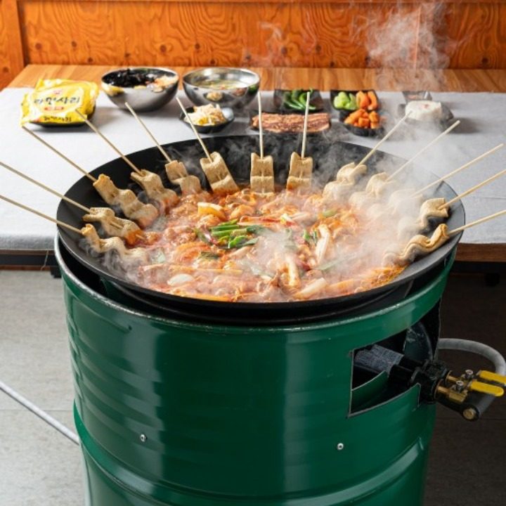통큰솥뚜껑닭볶음탕 전주 혁신점