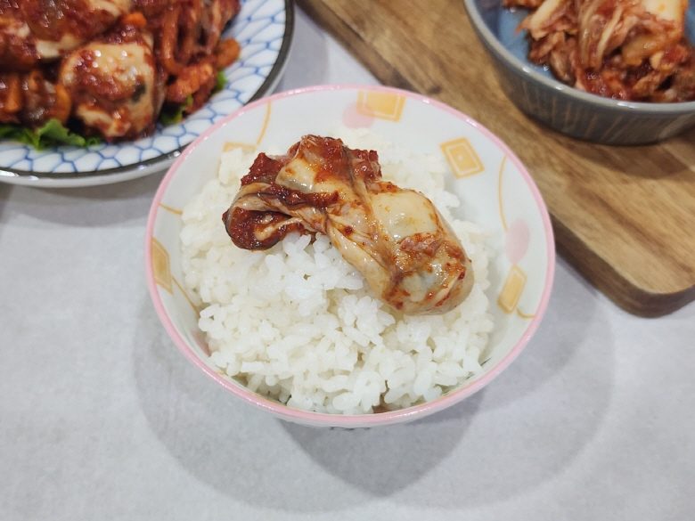 맛있게 무쳐서 나갈게요^^