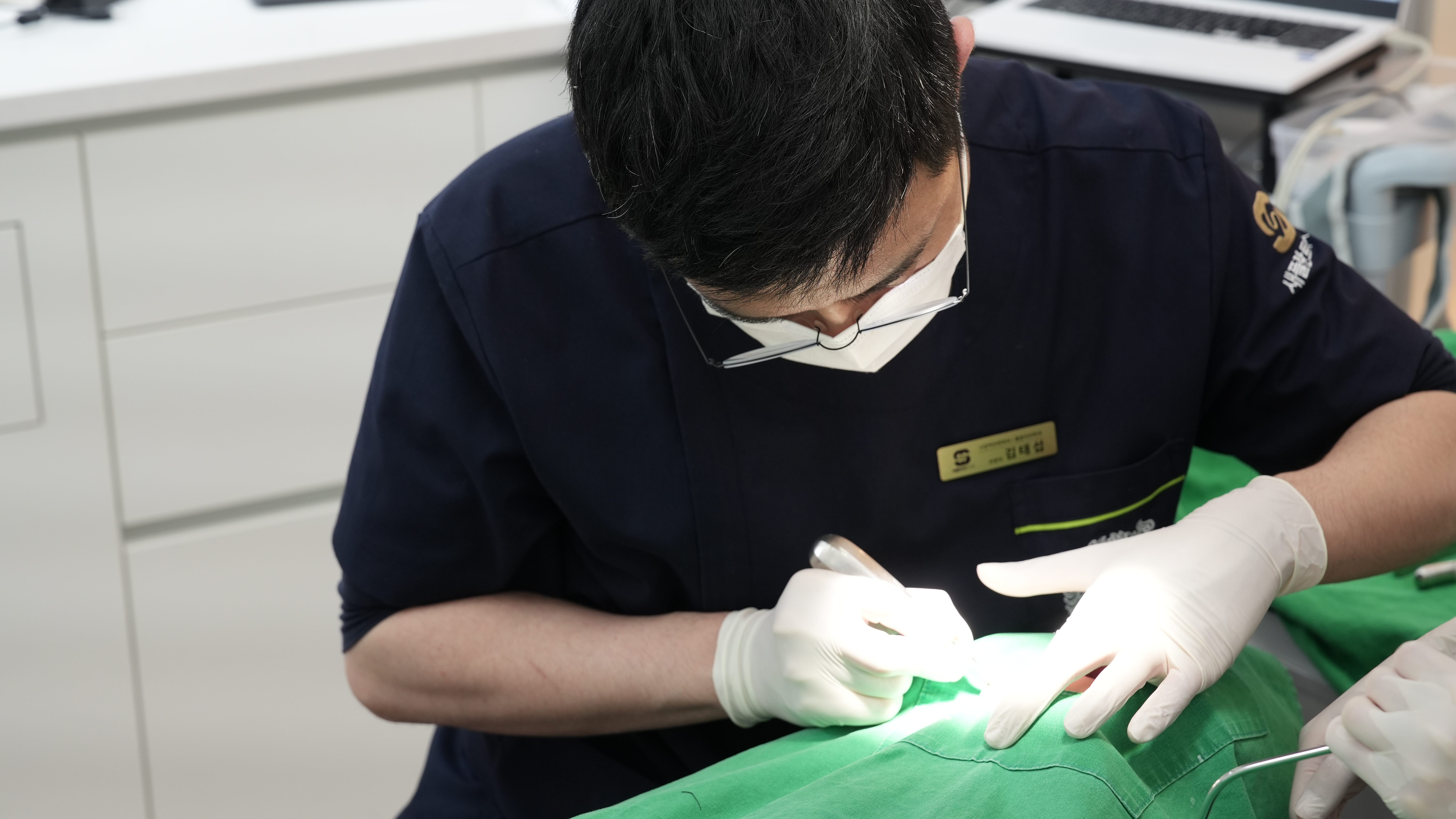 턱 건강에 영향을 줄 수 있는 수면자세와 예방법