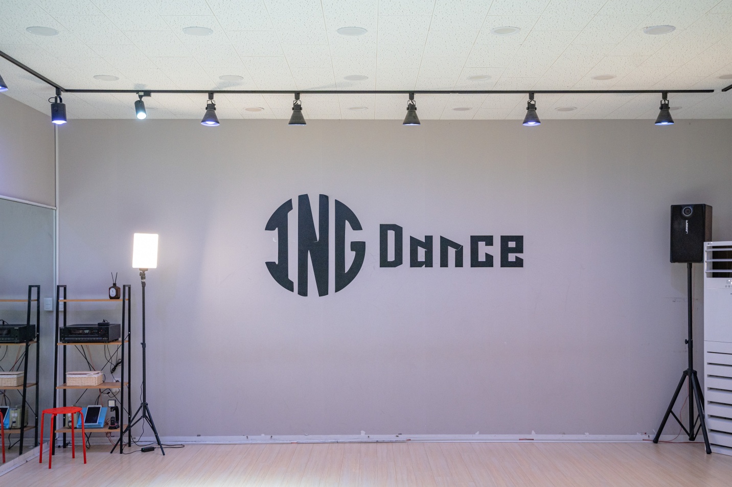 ING dance 아이엔지댄스 picture 0