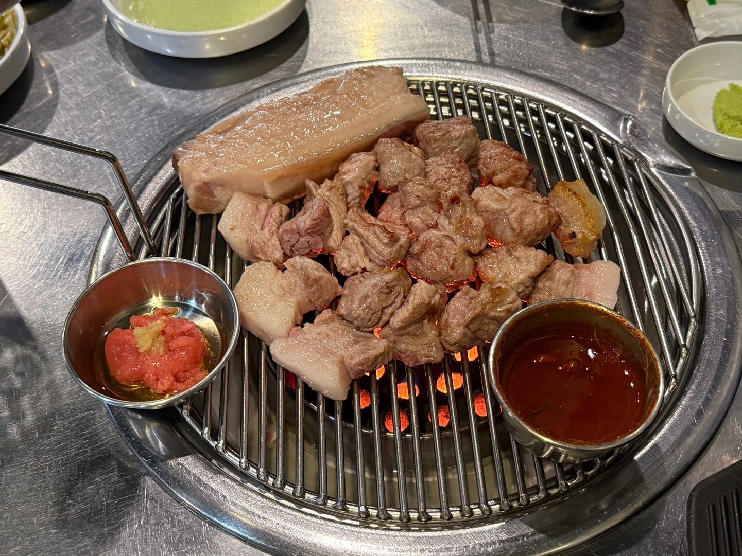 비가 오는 복날 ! 김돈이에서 몸보신 하세요 !