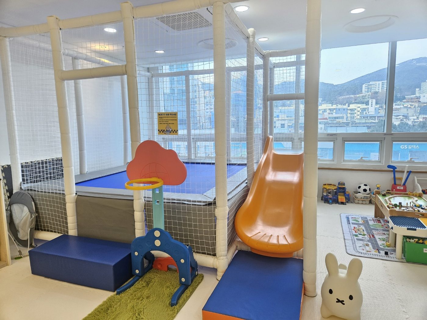 꿈꾸는고래 키즈룸