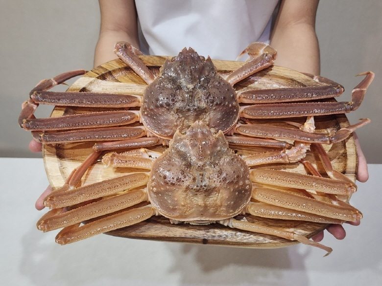 국내산 활 대게 1kg 13,000원 무료배송!