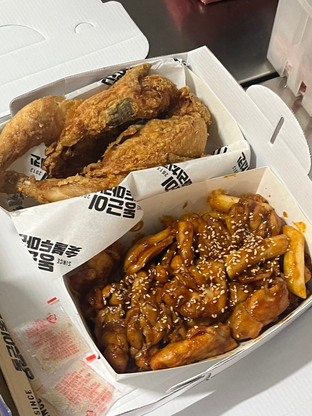 동근이숯불두마리치킨 부산본점 picture 6