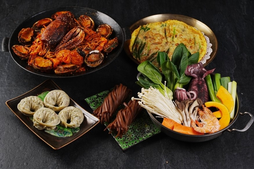 용궁칼국수 picture 1