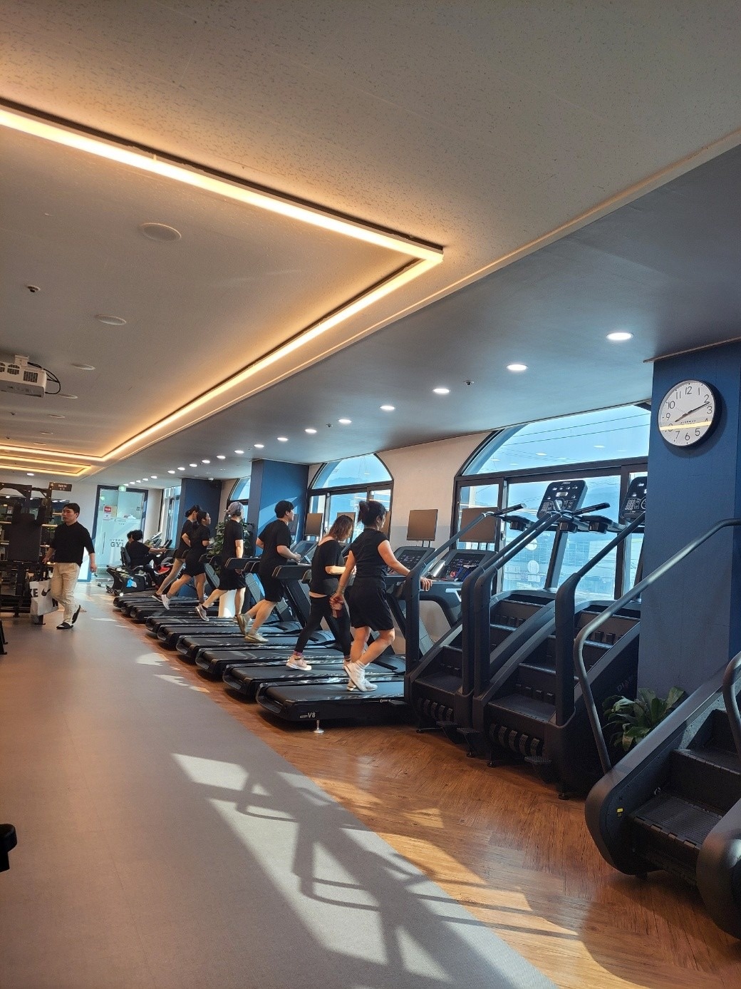 오버맥스짐 왕십리 picture 3