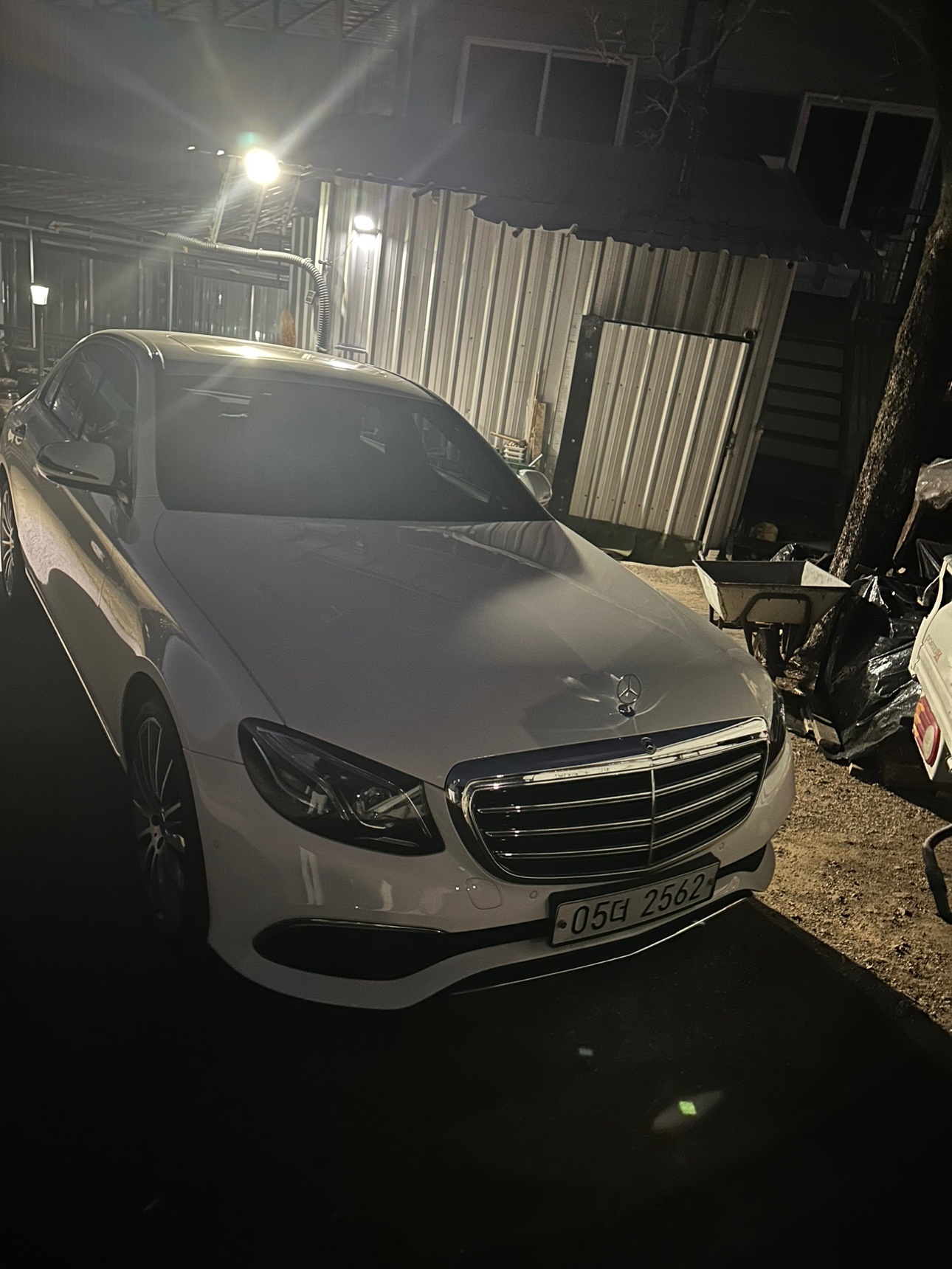 E 클래스 W213 E220 d 4Matic 전기형 (194마력)익스클루시브 매물 썸네일