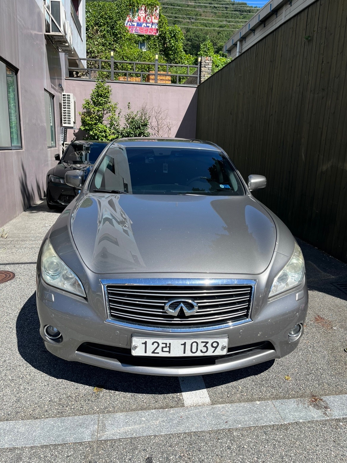 M Y51 3.7 RWD (333마력) 매물 썸네일