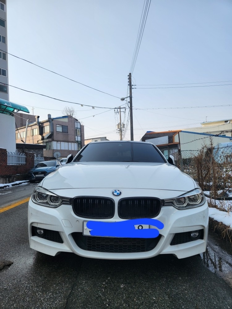 3시리즈 F30 320 i 세단 페이스리프트 (184마력) 매물 썸네일