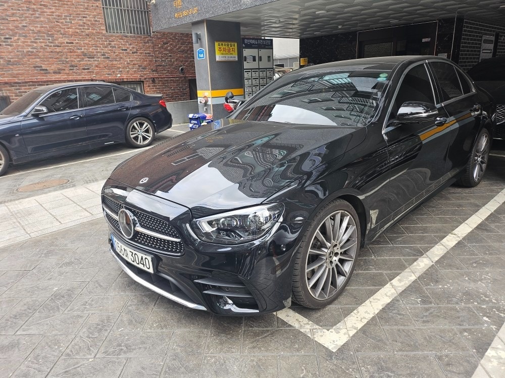 E 클래스 W213 E350 4Matic 후기형 (299마력)AMG Line 매물 썸네일