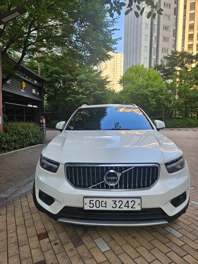 XC40 T4 AWD (190마력) 매물 썸네일