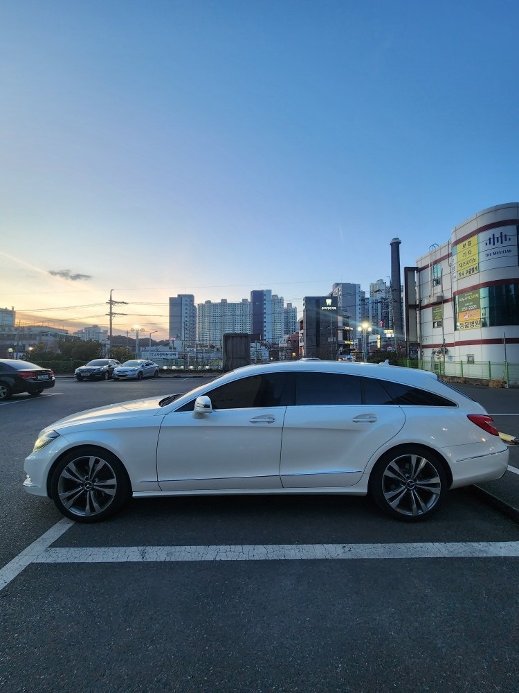 CLS 클래스 W218 CLS250 CDI 슈팅브레이크 (204마력) 매물 썸네일