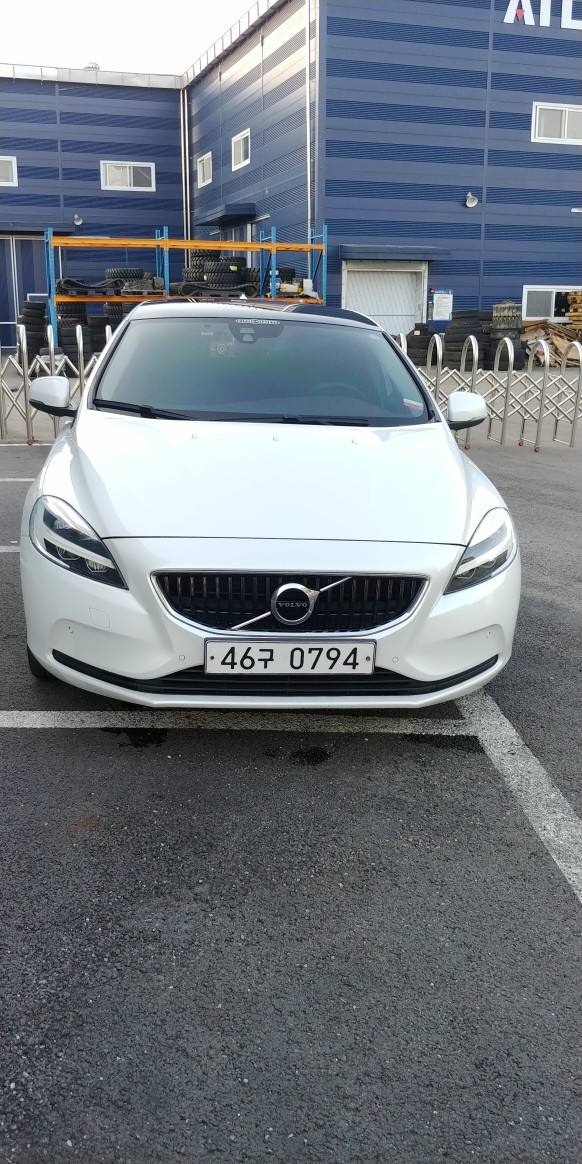 V40 Ⅱ D3 매물 썸네일