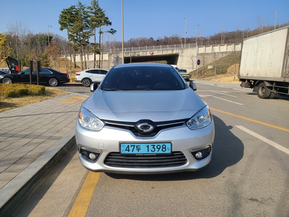 SM3 Z.E BEV(35.9kWh) FWD RE 매물 썸네일