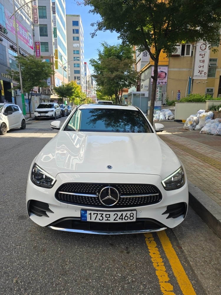 E 클래스 W213 E250 후기형 (211마력)AMG Line 매물 썸네일