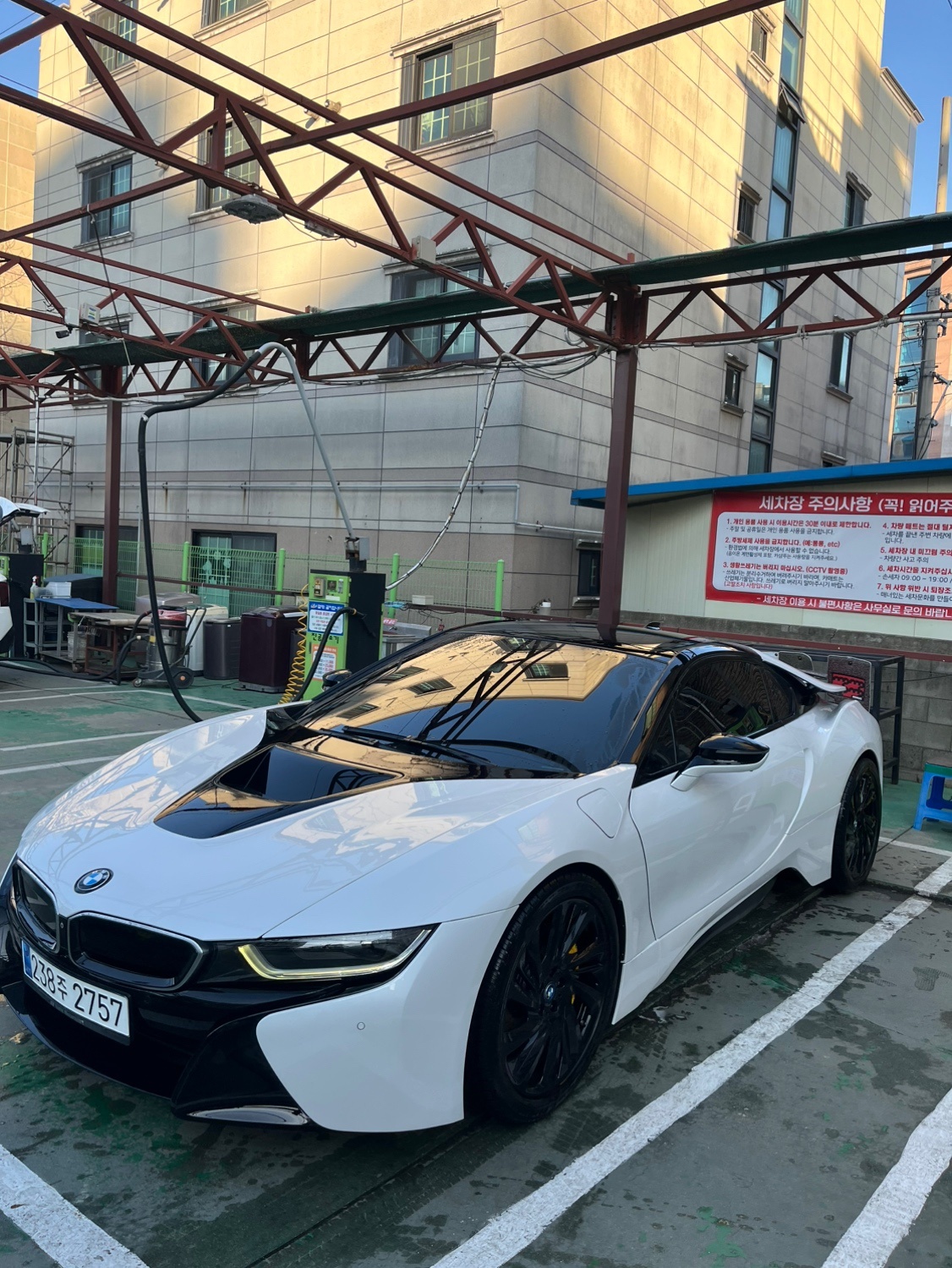 i8 I12 1.5 PHEV 쿠페 4WD 전기형 (231마력) 매물 썸네일